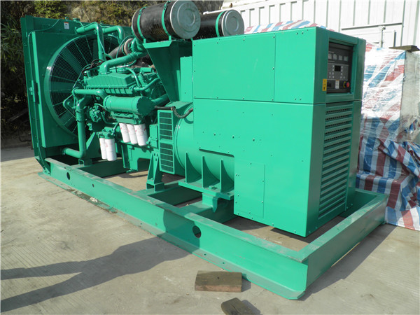 新丰发电车出租-柴油发电机散热器怎样散热
