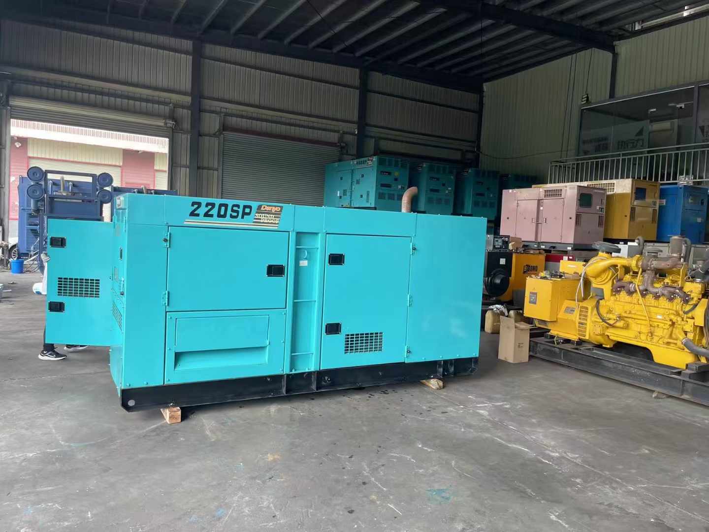 新丰800kW 柴油发电机的输出电流波动范围是多少？