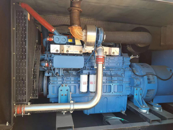 新丰燃油消耗率与进气温度的具体关系是什么？