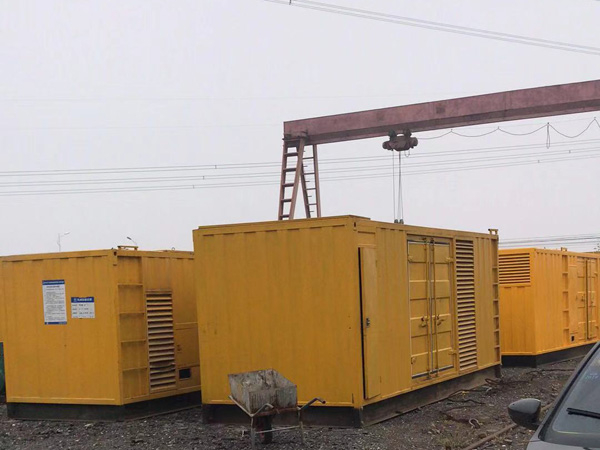 新丰100kw柴油发电机组每小时油耗？