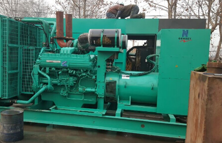 新丰发电机组如何判断水冷式机油散热器内部是否需要清洗？